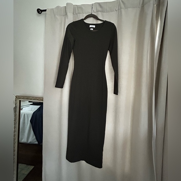 Aritzia Dresses & Skirts - Olive green medium aritzia contour dress